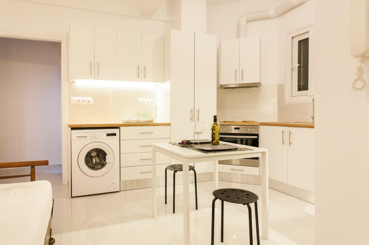 Classy Private Double Rooms In Apartment Next To Acropolis Atene Esterno foto