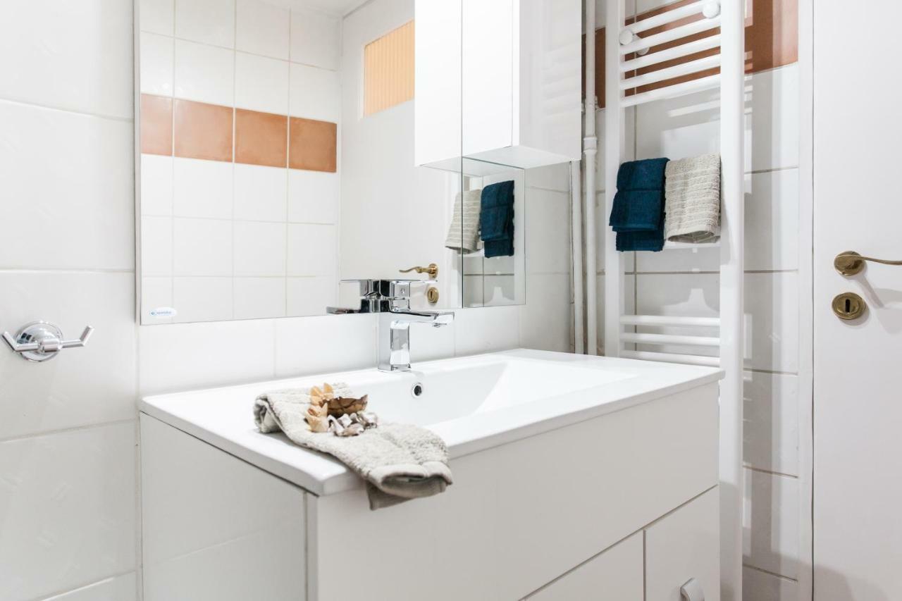 Classy Private Double Rooms In Apartment Next To Acropolis Atene Esterno foto