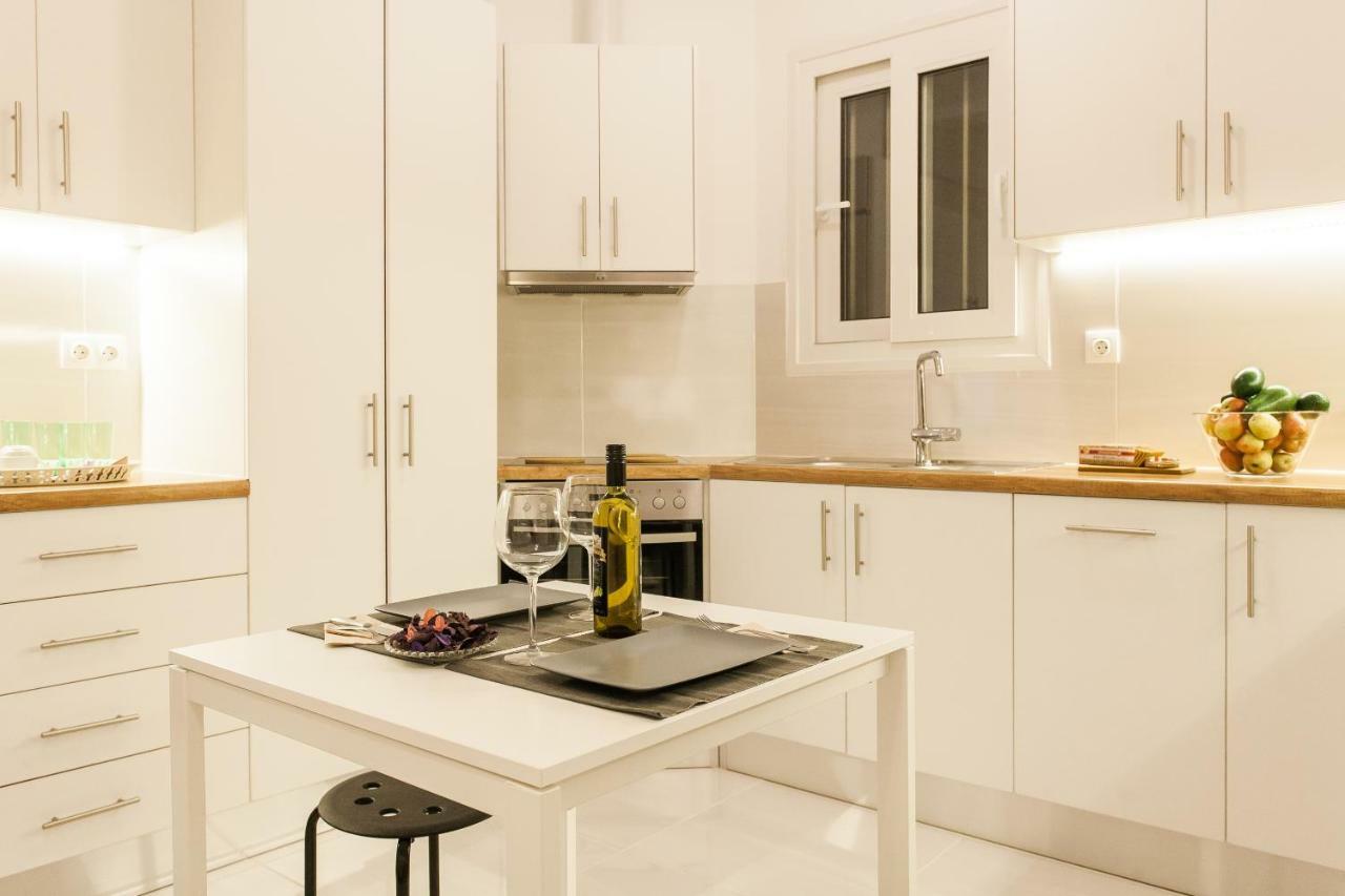 Classy Private Double Rooms In Apartment Next To Acropolis Atene Esterno foto